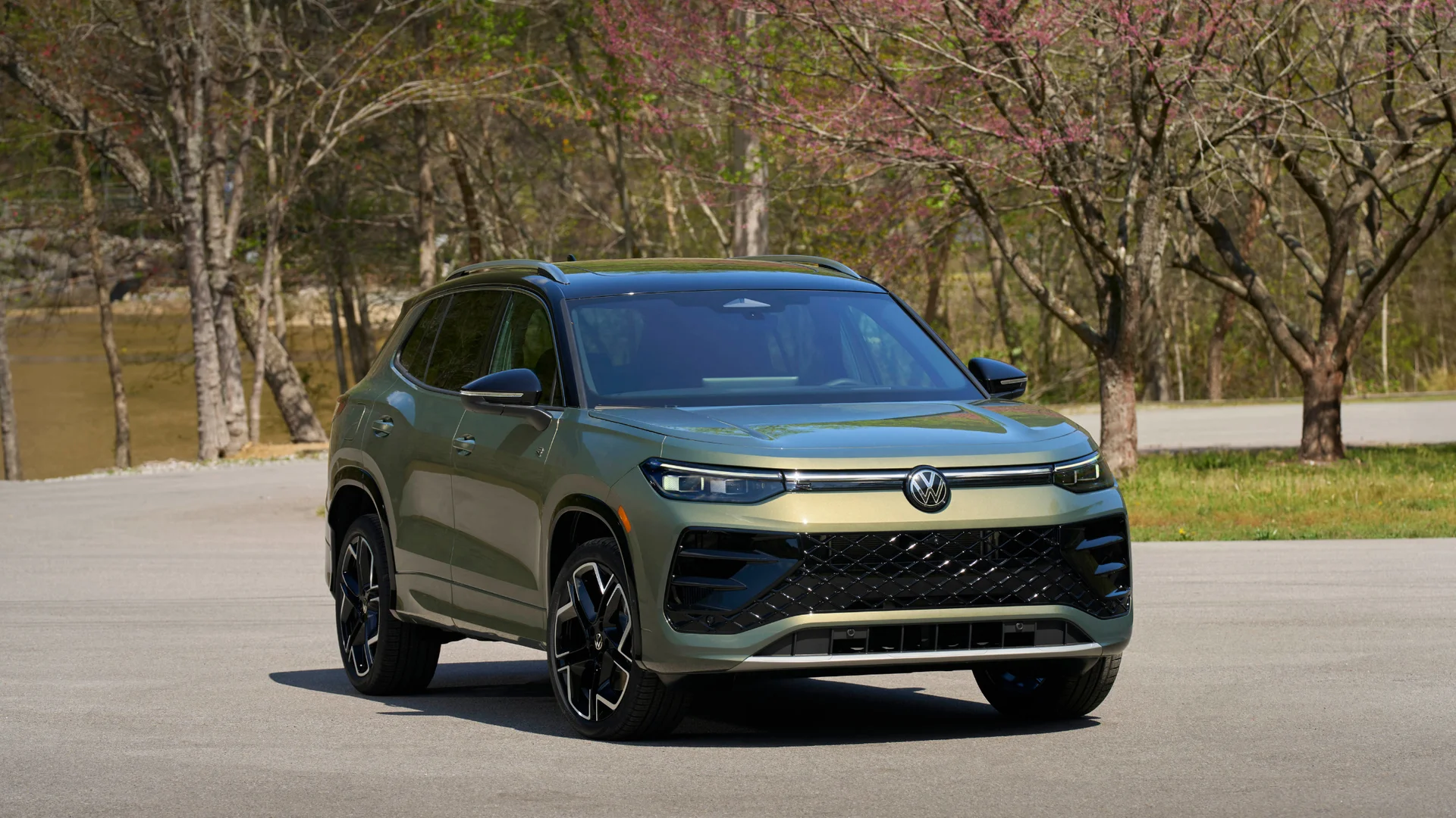 What Safety Features Does the 2026 Volkswagen Tiguan SEL R-Line
