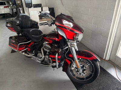 2017 Harley-Davidson Touring Base