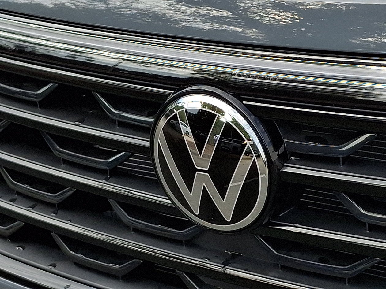 2026 Volkswagen Atlas Cross Sport SEL R-Line Black