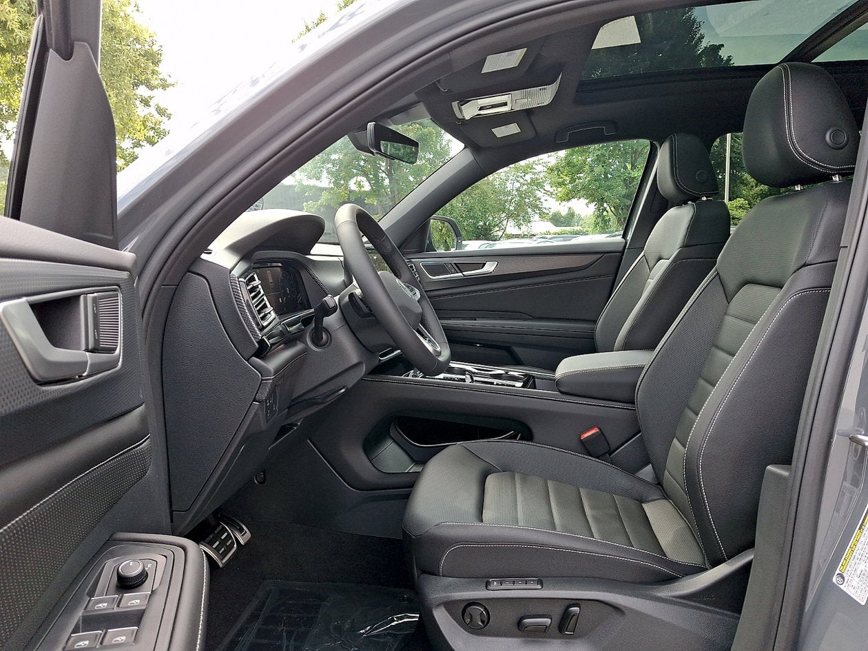 2026 Volkswagen Atlas Cross Sport SEL R-Line Black