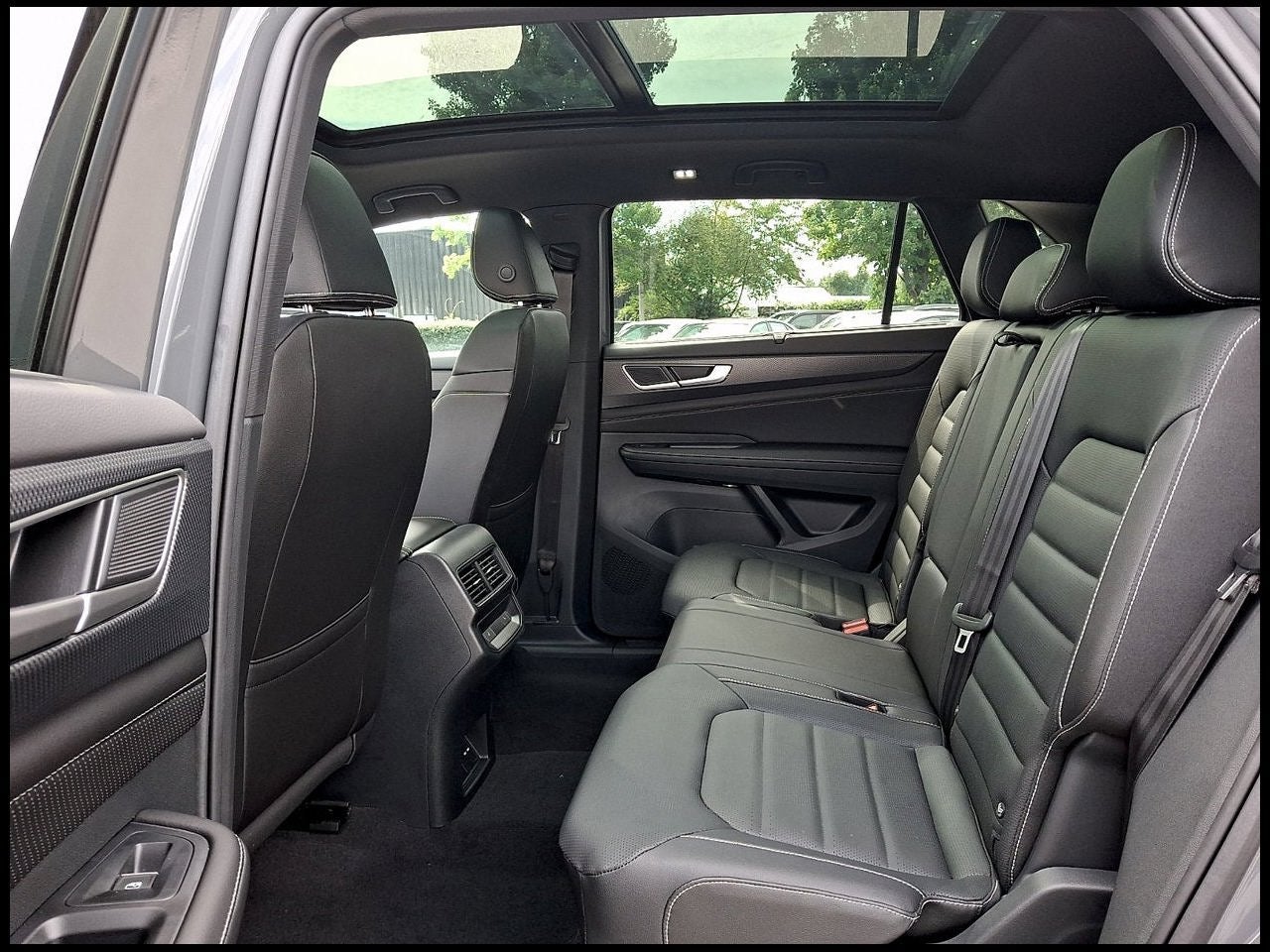 2026 Volkswagen Atlas Cross Sport SEL R-Line Black