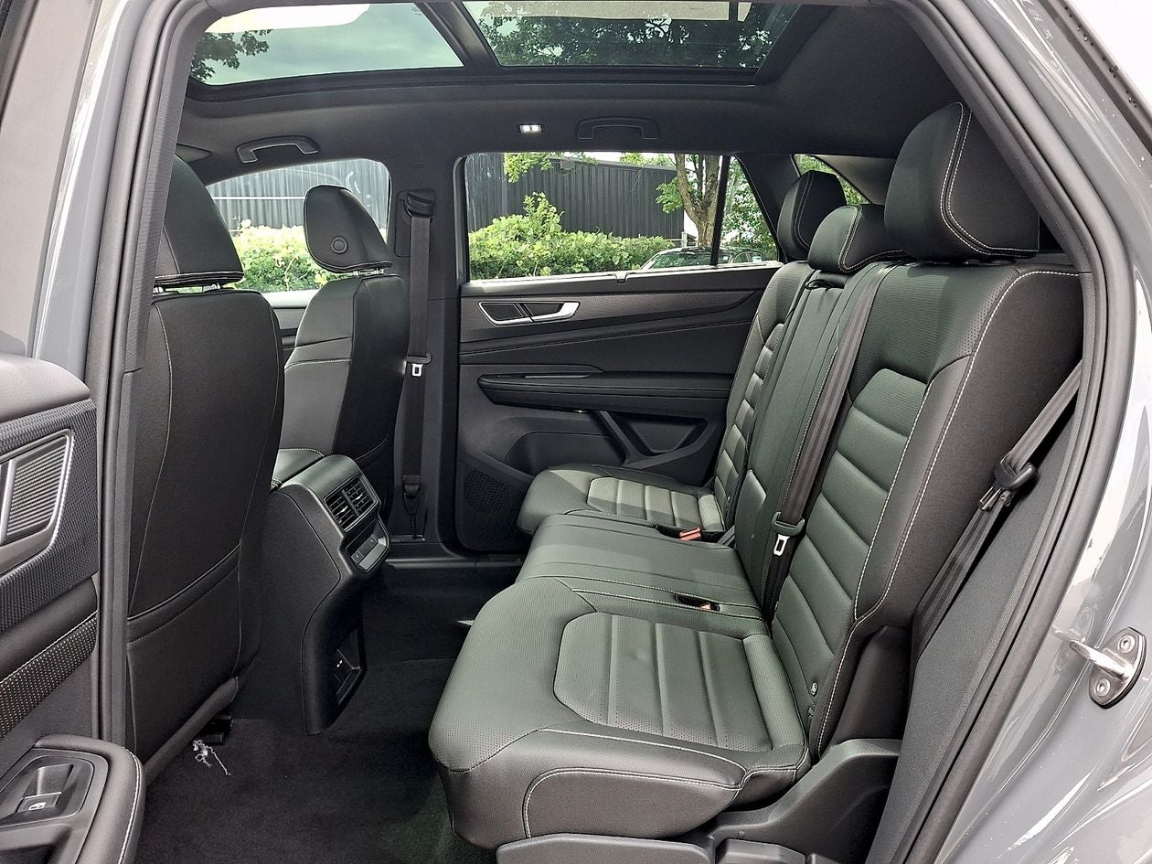 2026 Volkswagen Atlas Cross Sport SEL R-Line Black