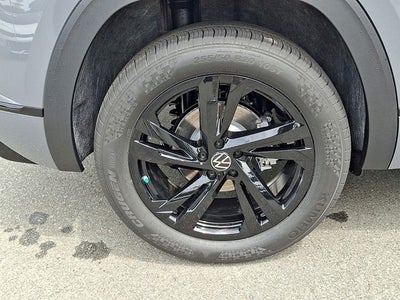 2026 Volkswagen Atlas Cross Sport SEL R-Line Black