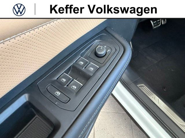 2026 Volkswagen Atlas Cross Sport 2.0T SEL R-Line Black