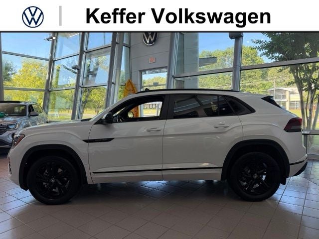2026 Volkswagen Atlas Cross Sport 2.0T SEL R-Line Black