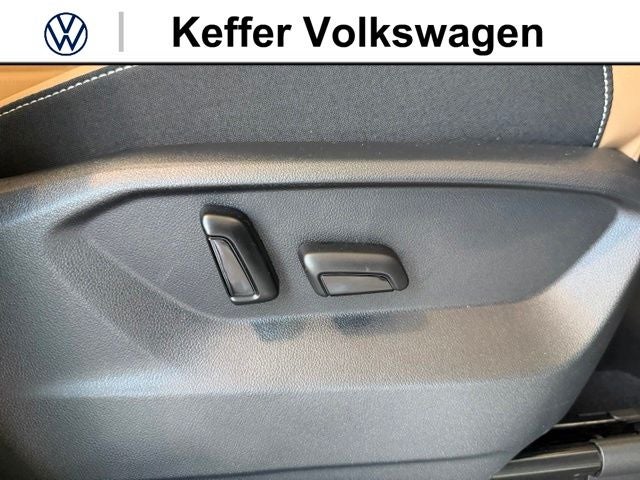 2026 Volkswagen Atlas Cross Sport 2.0T SEL R-Line Black