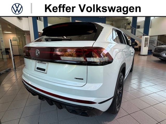 2026 Volkswagen Atlas Cross Sport 2.0T SEL R-Line Black