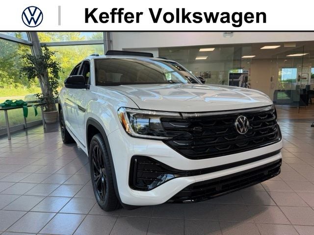 2026 Volkswagen Atlas Cross Sport 2.0T SEL R-Line Black