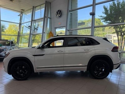 2026 Volkswagen Atlas Cross Sport 2.0T SEL R-Line Black