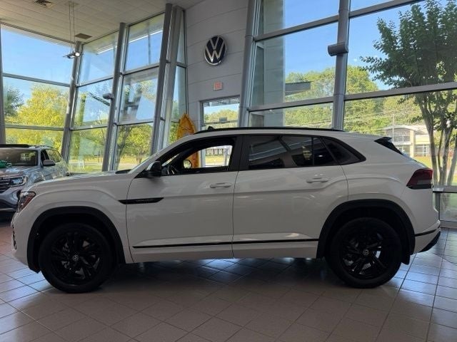 2026 Volkswagen Atlas Cross Sport 2.0T SEL R-Line Black