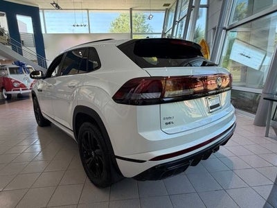 2026 Volkswagen Atlas Cross Sport 2.0T SEL R-Line Black