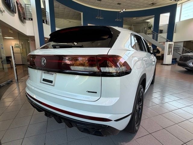 2026 Volkswagen Atlas Cross Sport 2.0T SEL R-Line Black