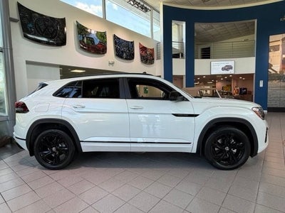2026 Volkswagen Atlas Cross Sport 2.0T SEL R-Line Black