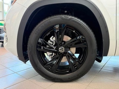 2026 Volkswagen Atlas Cross Sport 2.0T SEL R-Line Black