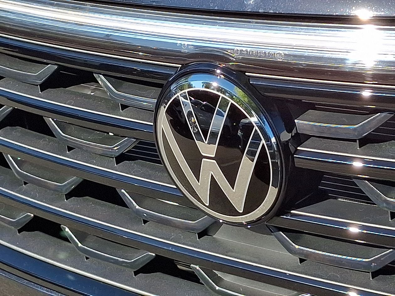 2026 Volkswagen Atlas Cross Sport SEL R-Line Black