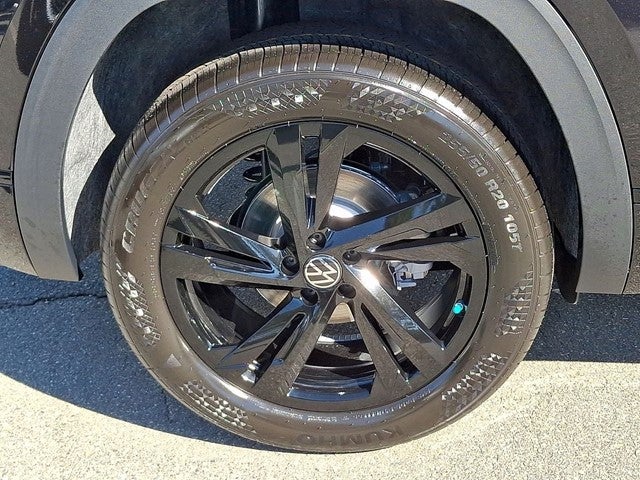 2026 Volkswagen Atlas Cross Sport SEL R-Line Black