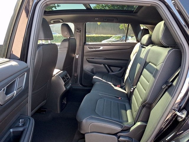 2026 Volkswagen Atlas Cross Sport SEL R-Line Black