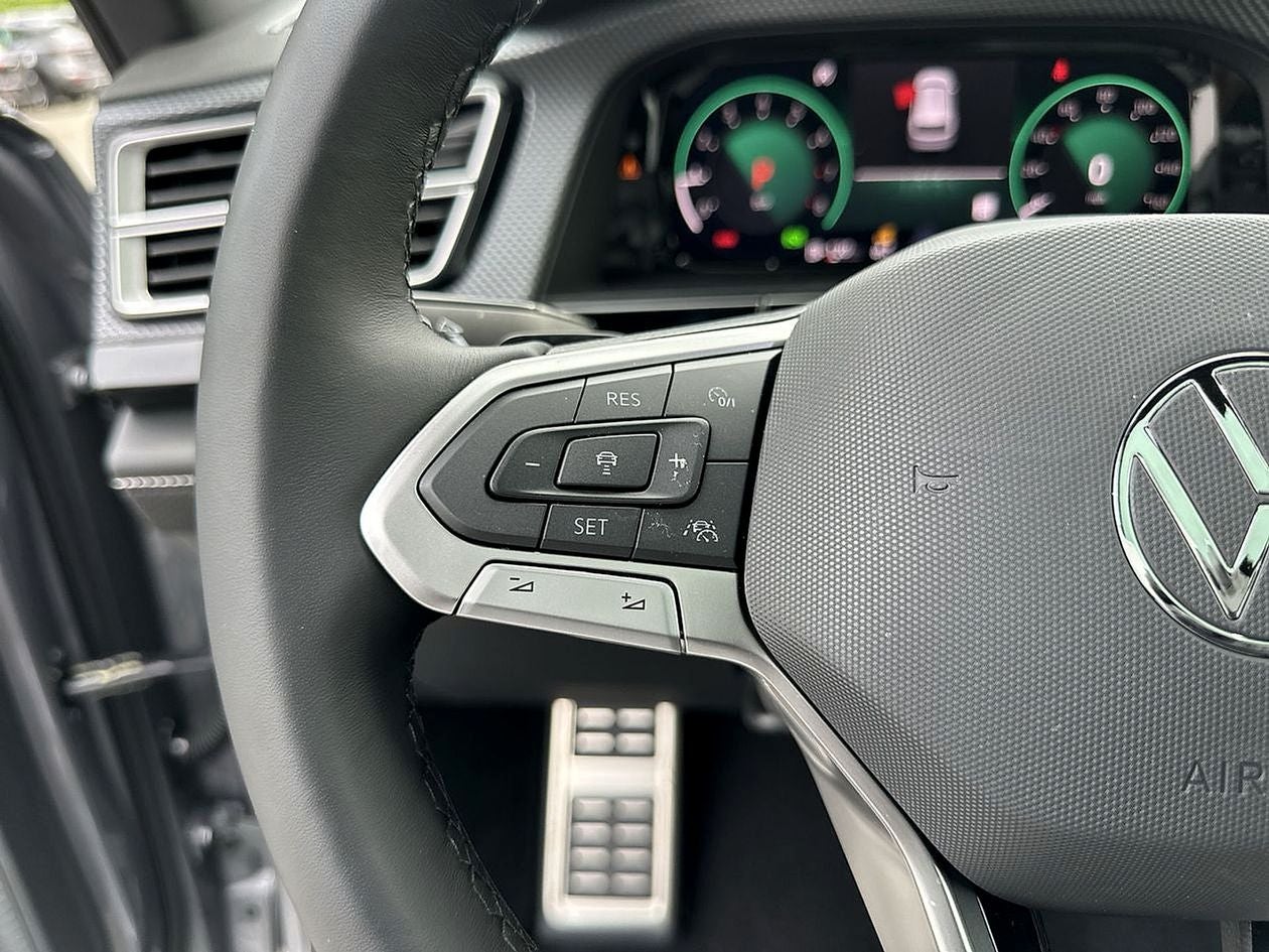 2026 Volkswagen Atlas Cross Sport 2.0T SEL R-Line Black