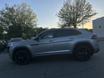 2026 Volkswagen Atlas Cross Sport 2.0T SEL R-Line Black