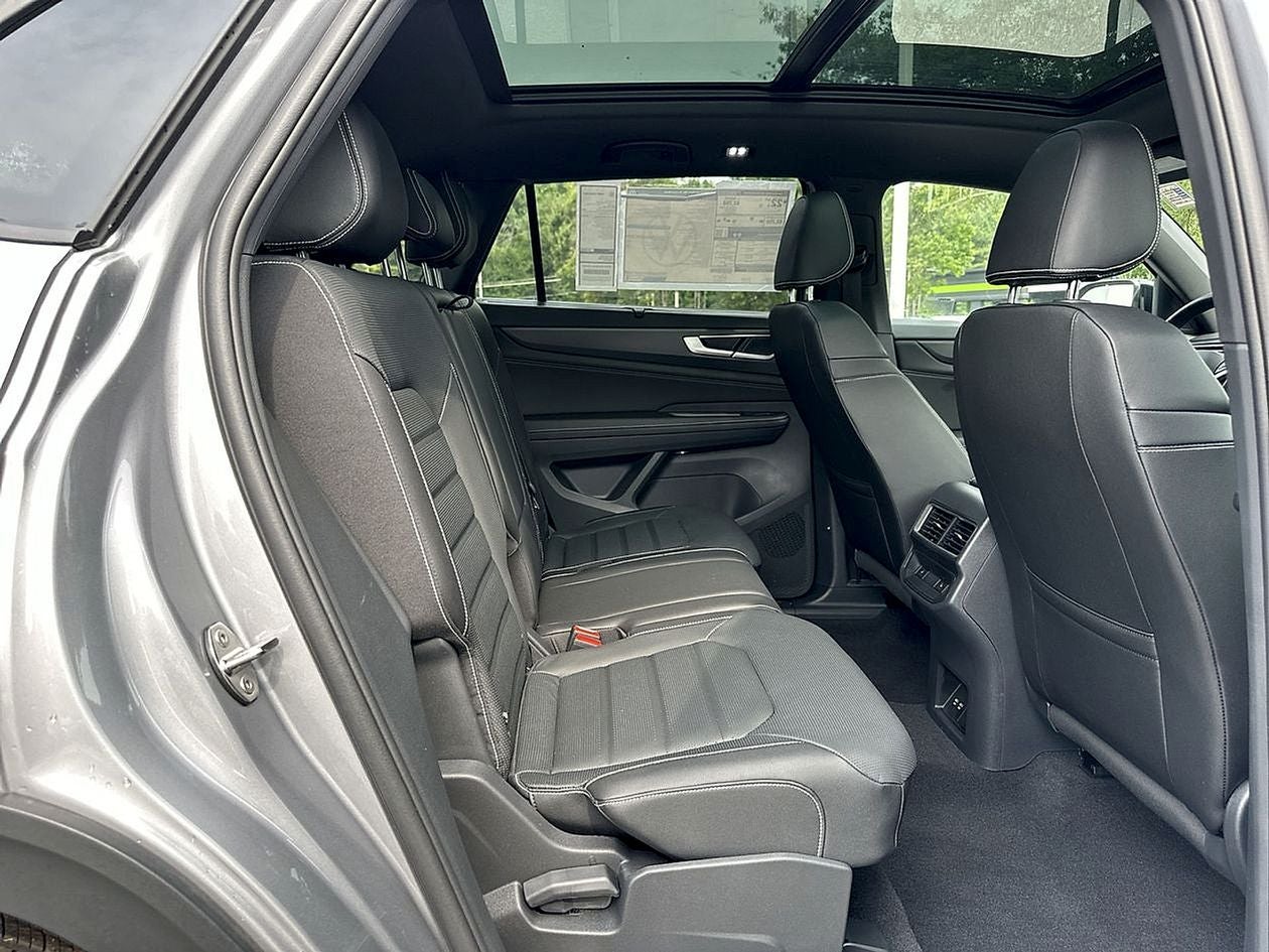 2026 Volkswagen Atlas Cross Sport 2.0T SEL R-Line Black