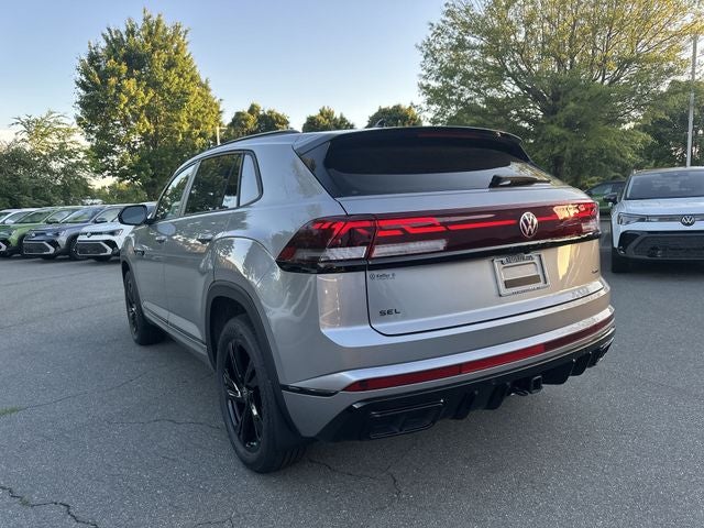2026 Volkswagen Atlas Cross Sport 2.0T SEL R-Line Black