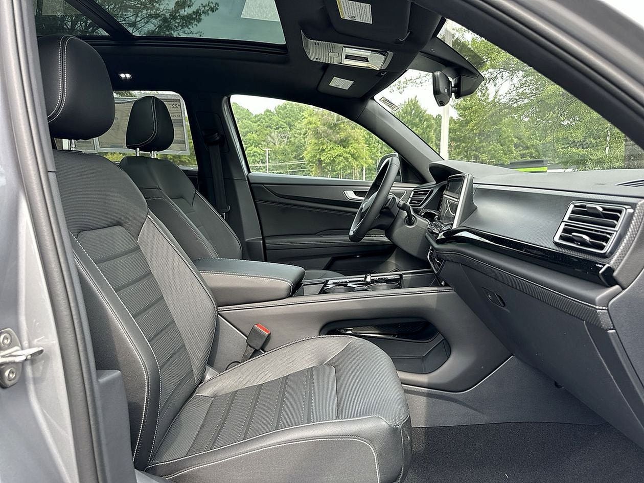 2026 Volkswagen Atlas Cross Sport 2.0T SEL R-Line Black