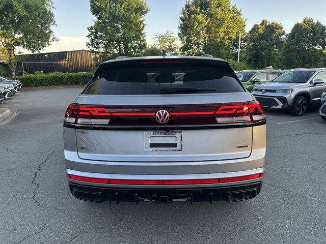 2026 Volkswagen Atlas Cross Sport 2.0T SEL R-Line Black