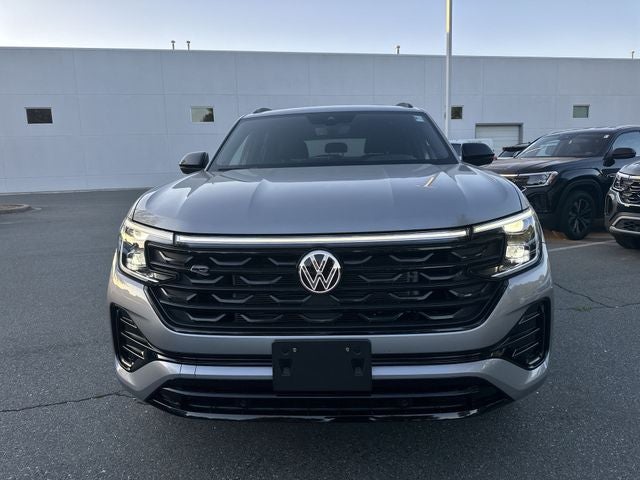 2026 Volkswagen Atlas Cross Sport 2.0T SEL R-Line Black