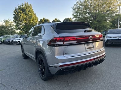 2026 Volkswagen Atlas Cross Sport 2.0T SEL R-Line Black