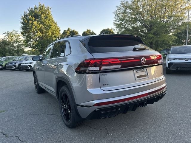 2026 Volkswagen Atlas Cross Sport 2.0T SEL R-Line Black
