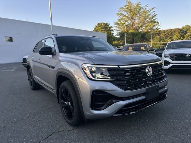 2026 Volkswagen Atlas Cross Sport 2.0T SEL R-Line Black