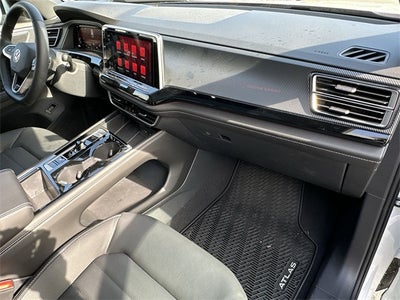 2024 Volkswagen Atlas Cross Sport 2.0T SEL R-Line