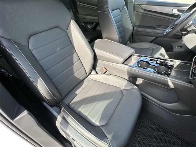 2024 Volkswagen Atlas Cross Sport 2.0T SEL R-Line