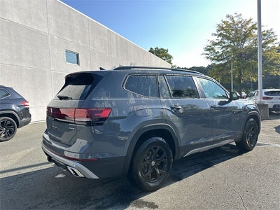 2025 Volkswagen Atlas 2.0T Peak Edition