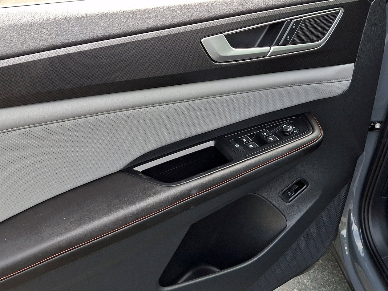 2024 Volkswagen Atlas 2.0T Peak Edition SE w/Technology