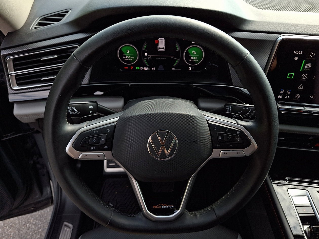 2024 Volkswagen Atlas 2.0T Peak Edition SE w/Technology