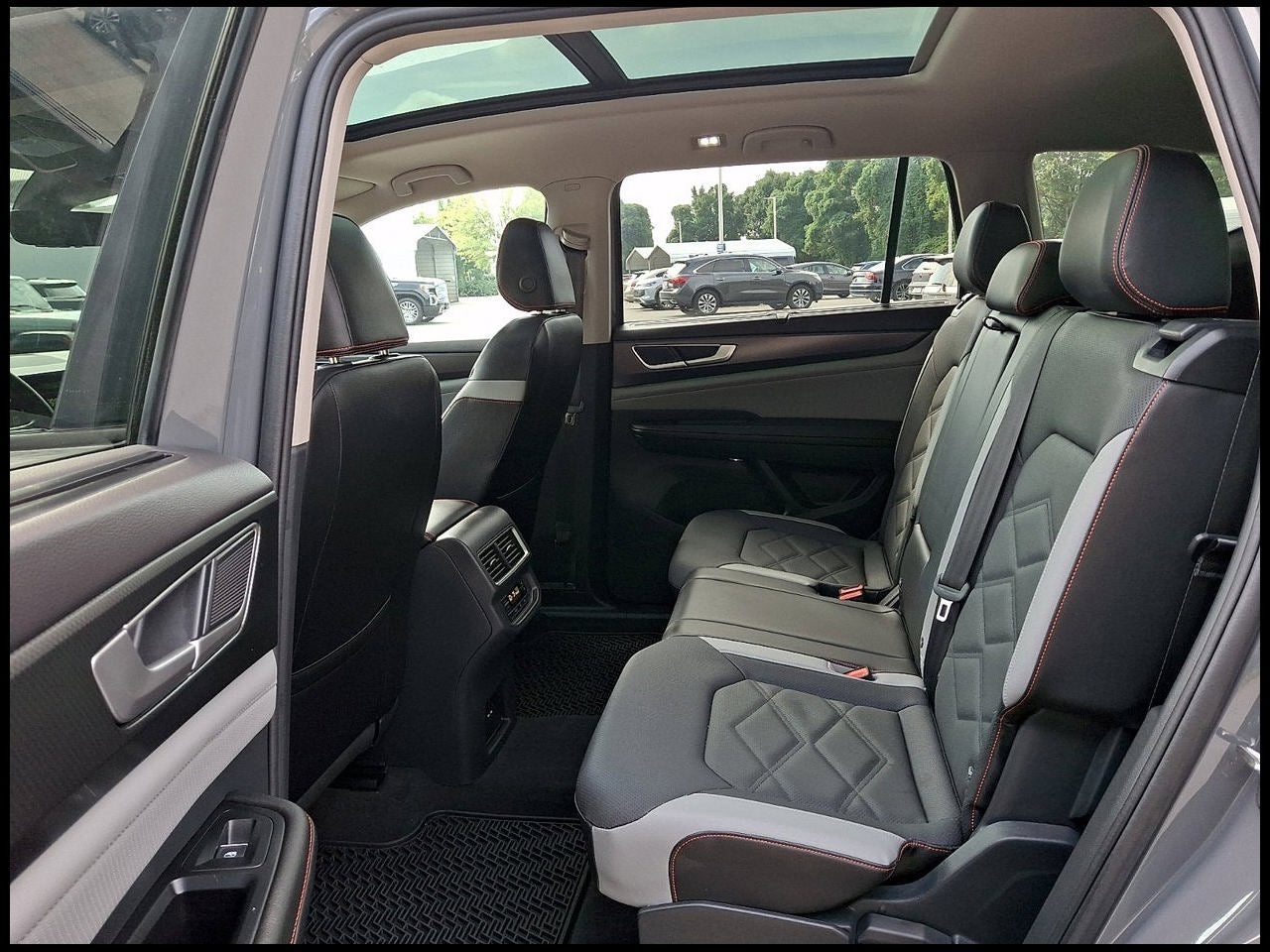 2024 Volkswagen Atlas 2.0T Peak Edition SE w/Technology