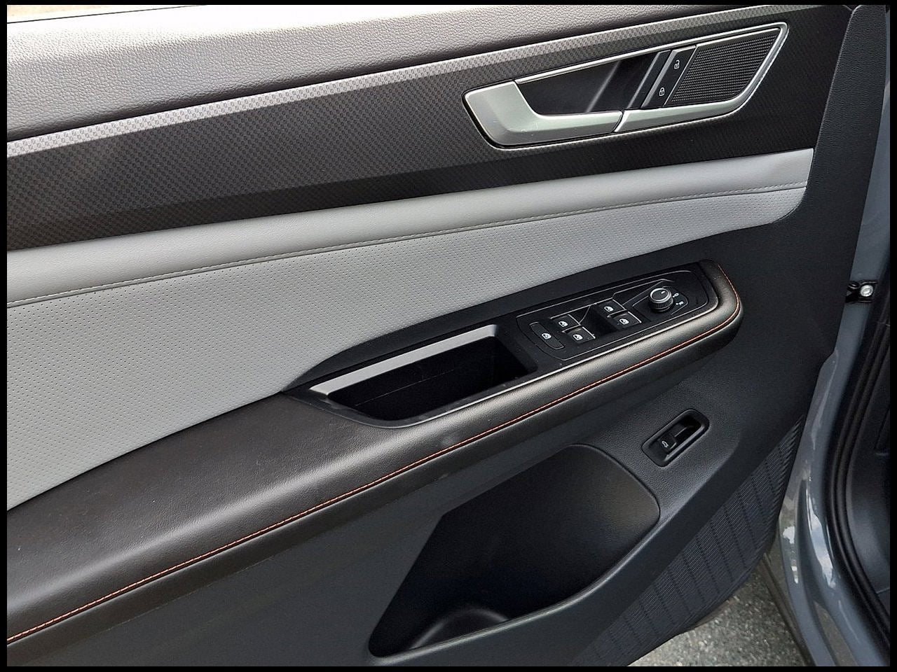 2024 Volkswagen Atlas 2.0T Peak Edition SE w/Technology