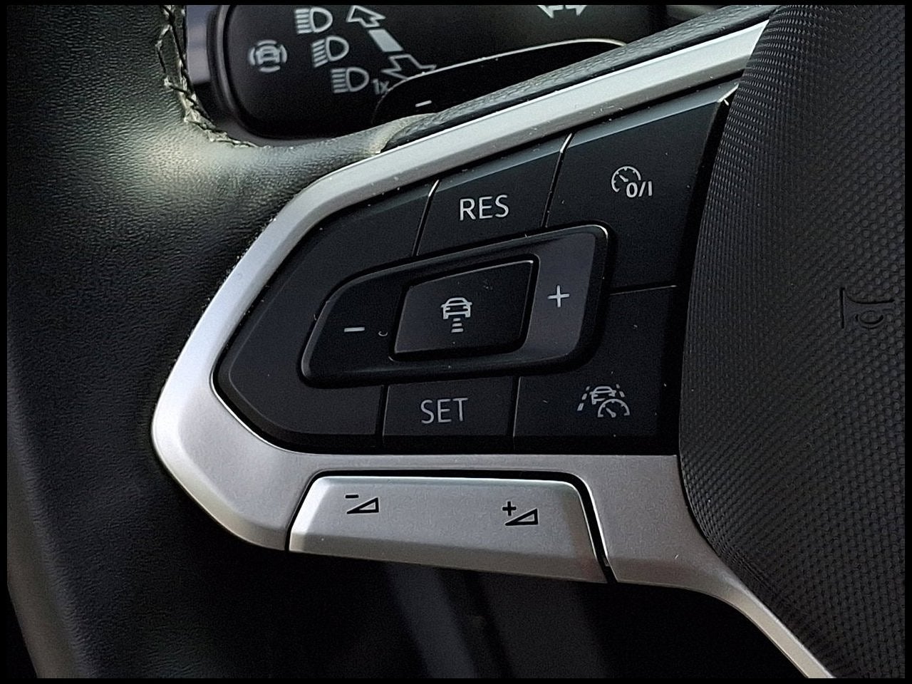2024 Volkswagen Atlas 2.0T Peak Edition SE w/Technology