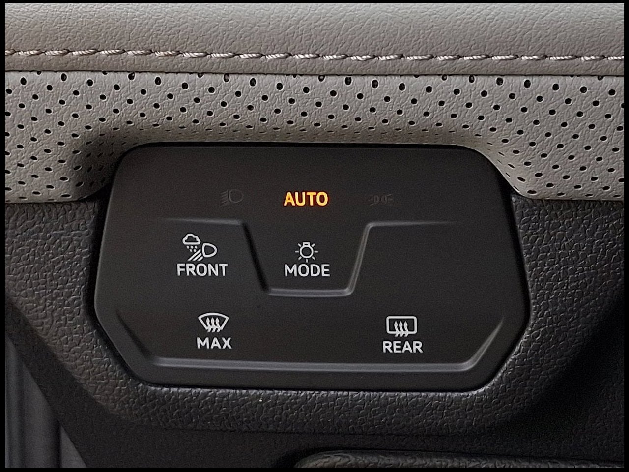 2024 Volkswagen Atlas 2.0T Peak Edition SE w/Technology