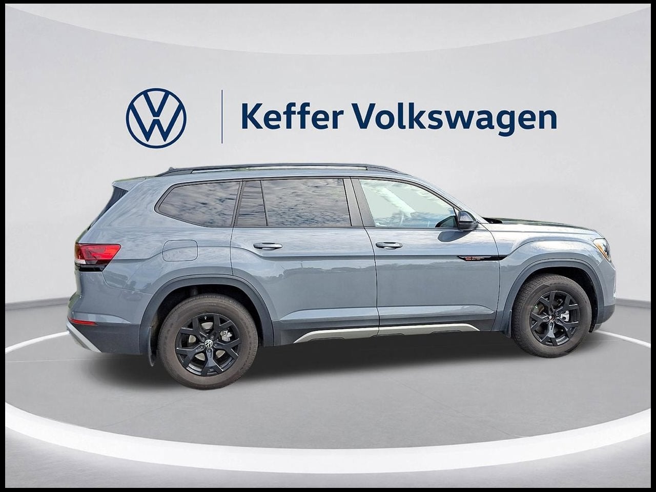2024 Volkswagen Atlas 2.0T Peak Edition SE w/Technology