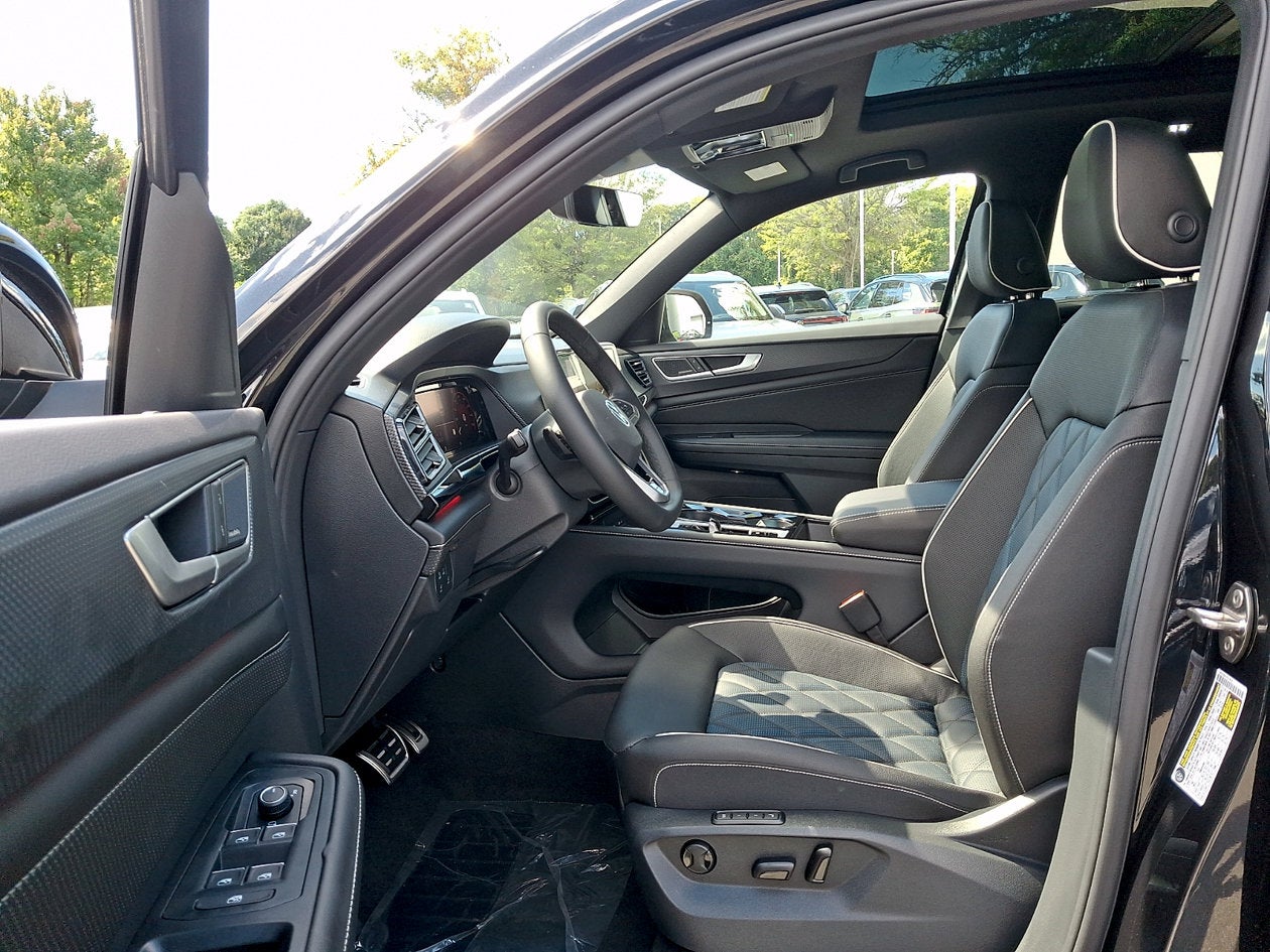 2026 Volkswagen Atlas Cross Sport SEL Premium R-Line