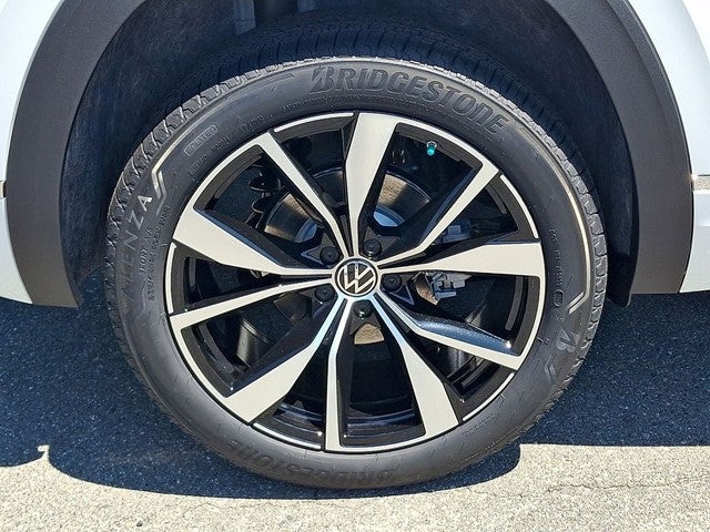 2026 Volkswagen Atlas Cross Sport SEL Premium R-Line