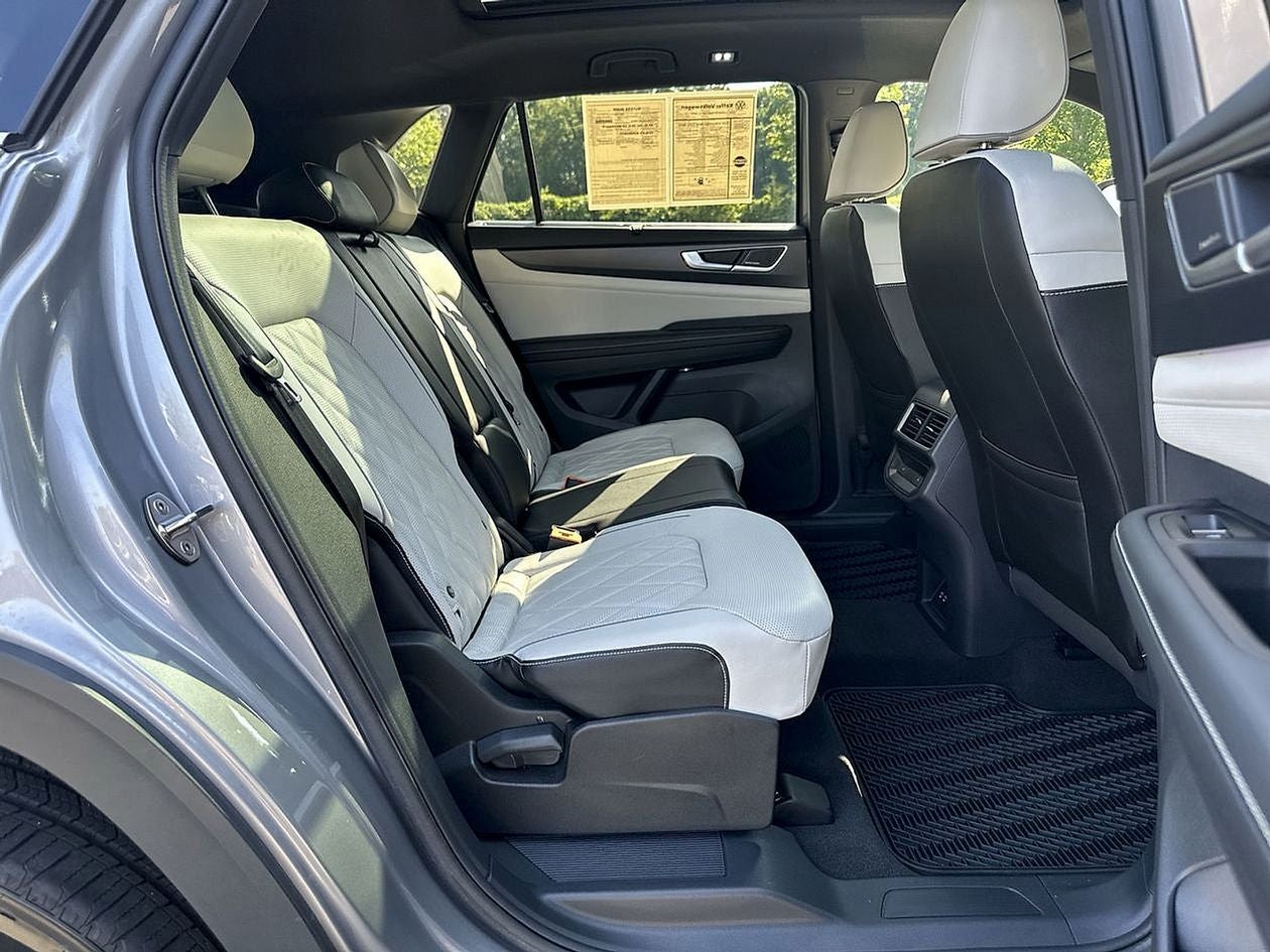 2024 Volkswagen Atlas Cross Sport 2.0T SEL Premium R-Line