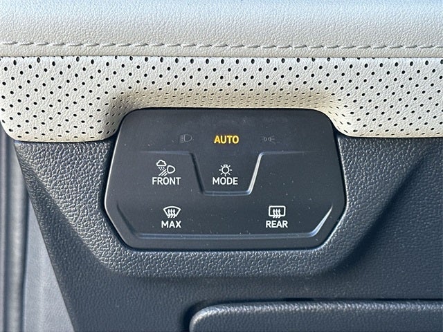 2024 Volkswagen Atlas Cross Sport 2.0T SEL Premium R-Line