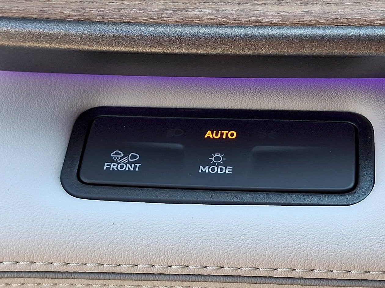 2027 Volkswagen Atlas SE w/Technology