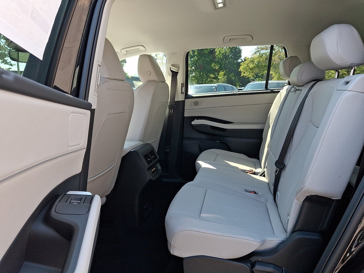 2027 Volkswagen Atlas SE w/Technology