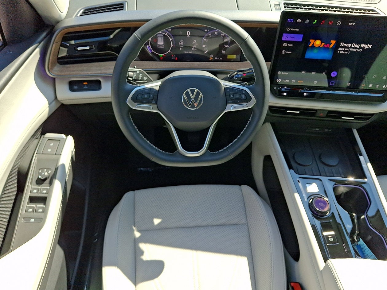 2027 Volkswagen Atlas SE w/Technology