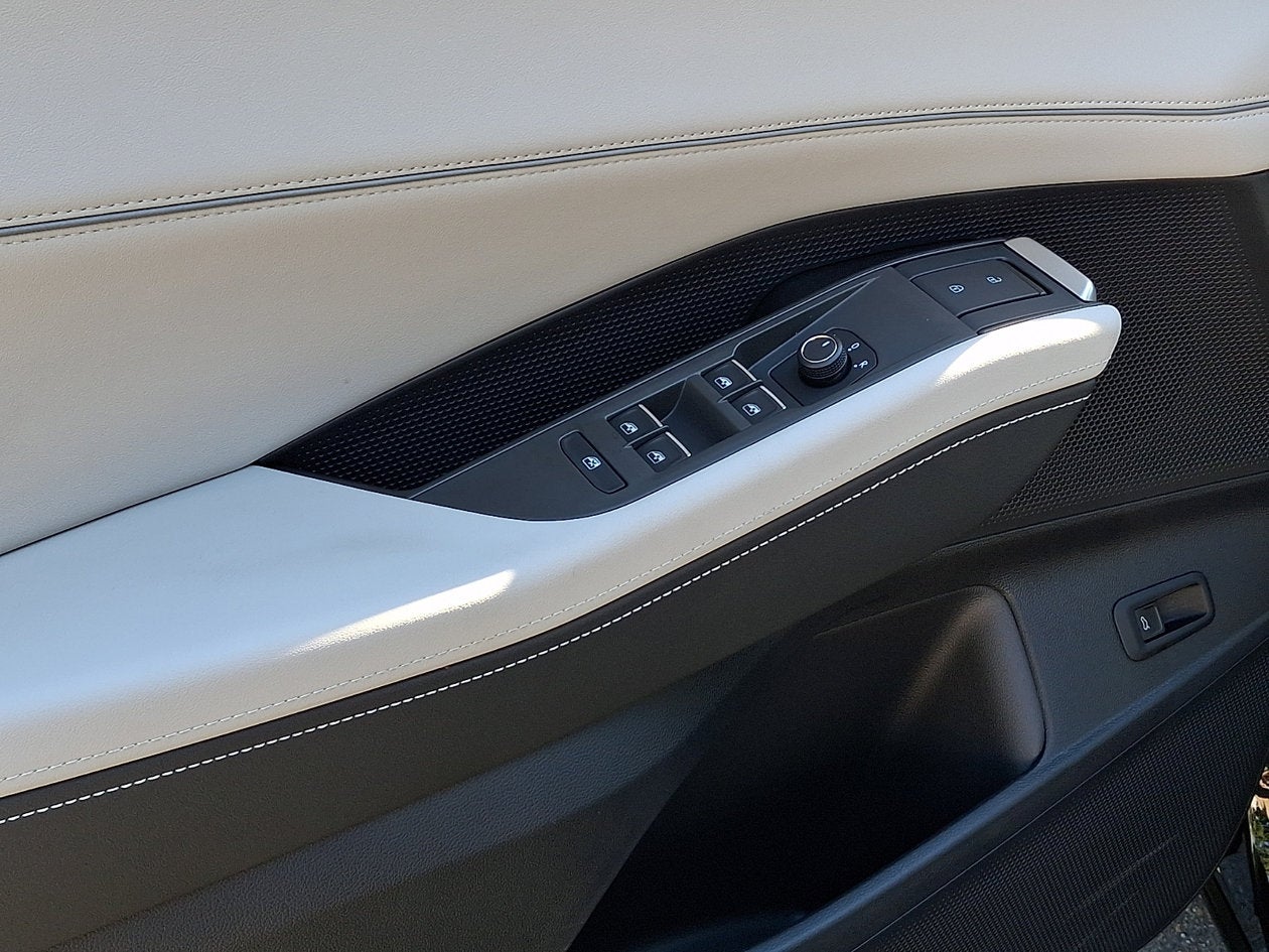 2027 Volkswagen Atlas SE w/Technology