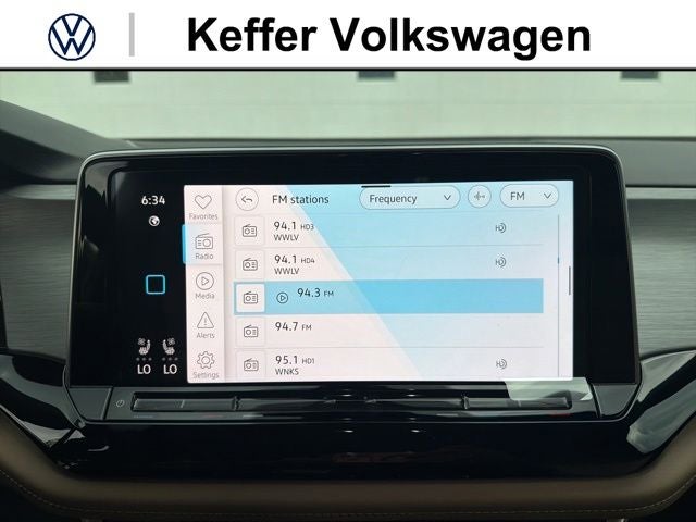2026 Volkswagen Atlas Cross Sport 2.0T SE w/Technology